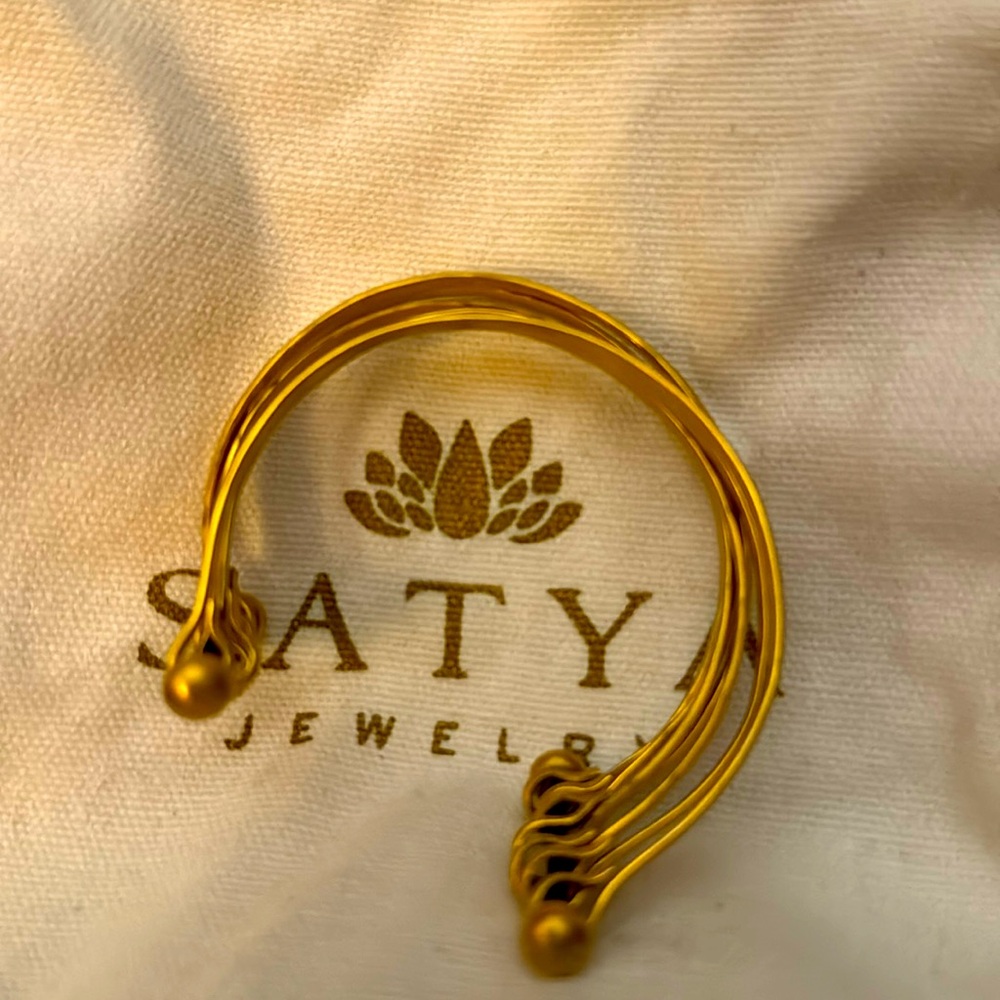 Status Jewelry Bracelet. Good condition.